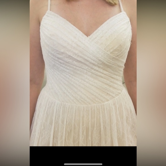 David's Bridal Galina Soft Lace Wedding Dress With Pleated Top Size 8 - Picture 9 of 13